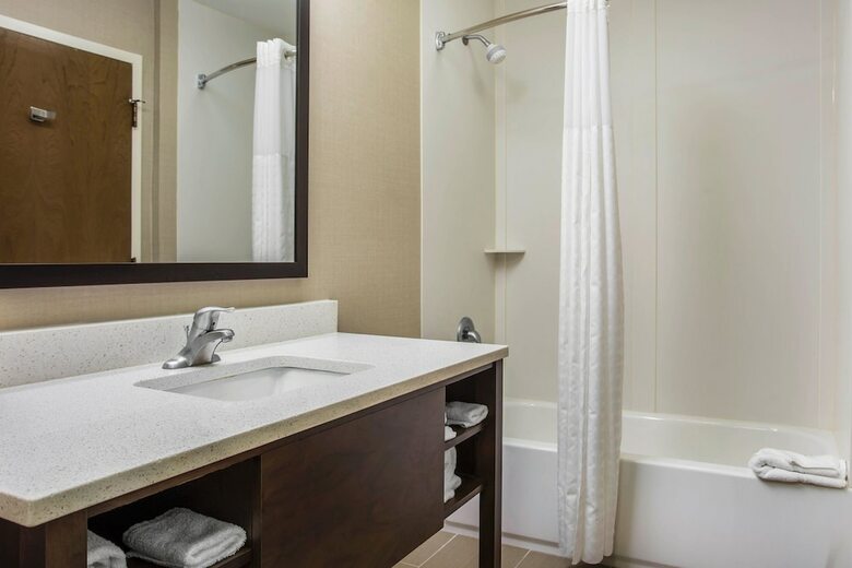Hotel Comfort Suites At Isle Of Palms Connector