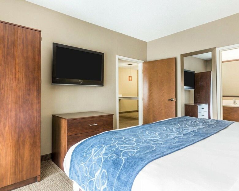 Hotel Comfort Suites At Isle Of Palms Connector