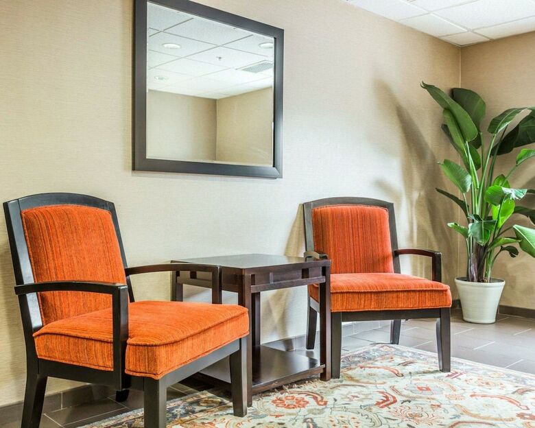 Hotel Comfort Suites At Isle Of Palms Connector