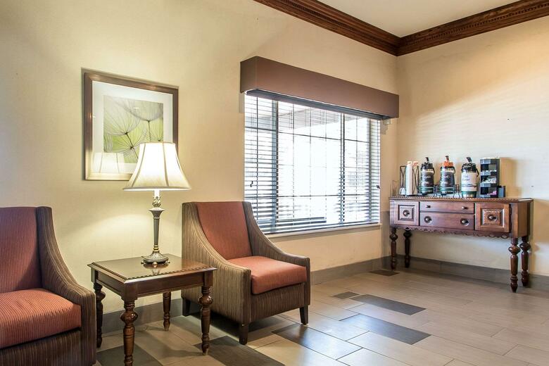Hotel Quality Inn & Suites