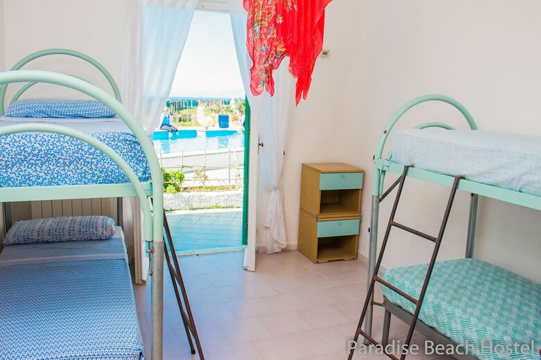 Hostal Paradise Beach Hostel