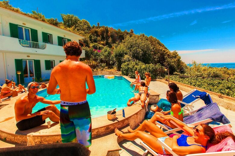 Hostal Paradise Beach Hostel