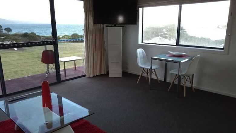 Motel Diamond Island Resort & Bicheno Penguin Show