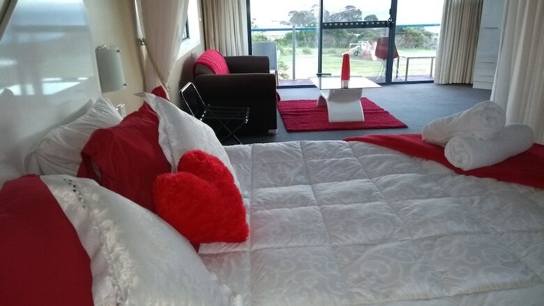 Motel Diamond Island Resort & Bicheno Penguin Show