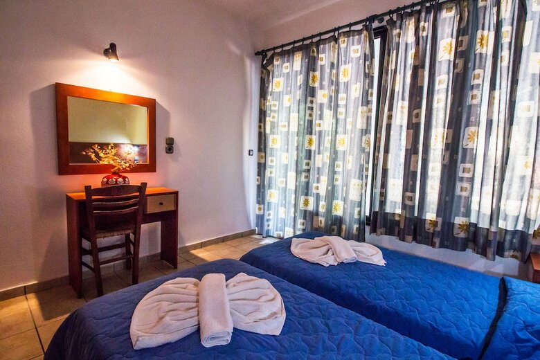Nireas Studios & Apartments