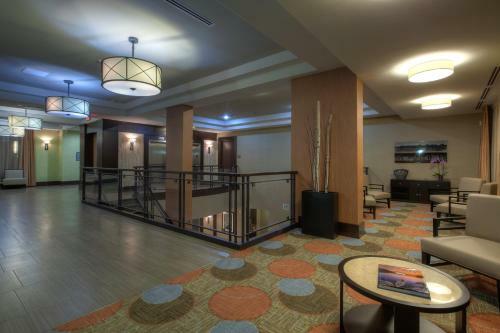 Hotel Staybridge Suites Hamilton Downtown