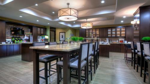 Hotel Staybridge Suites Hamilton Downtown