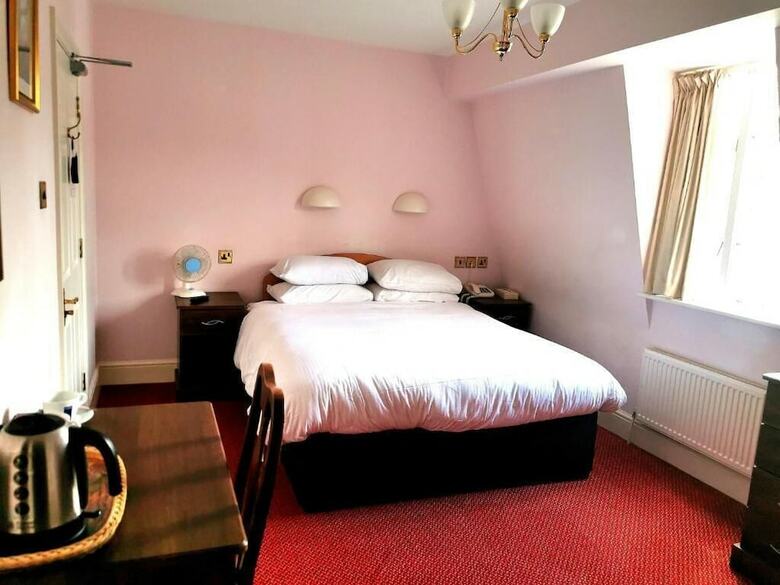 The Cliffden Hotel