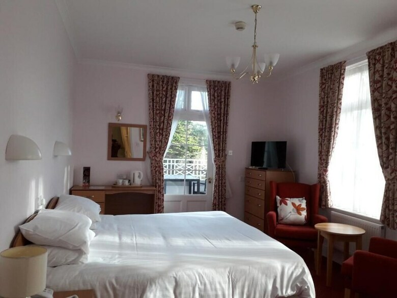The Cliffden Hotel
