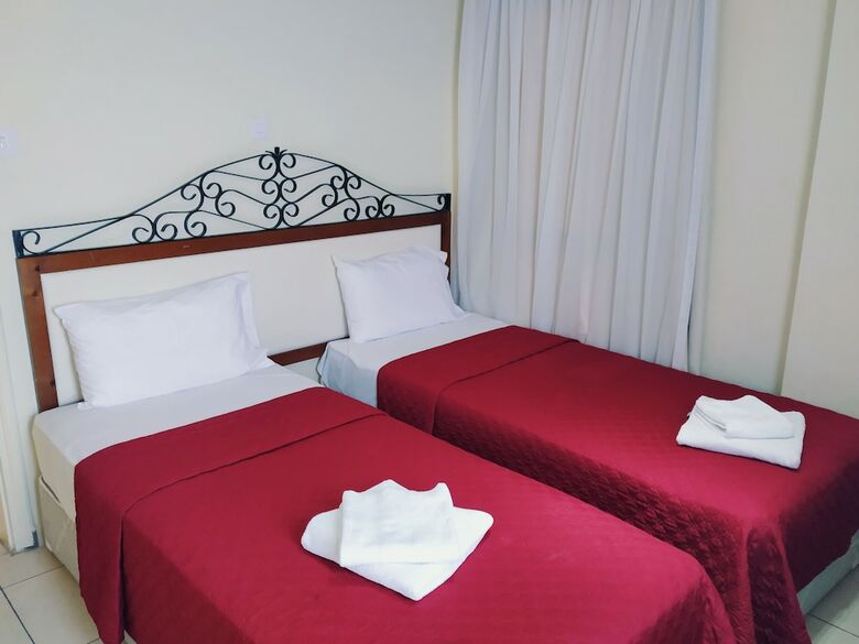 Mackenzie Beach Hotel & Apartments