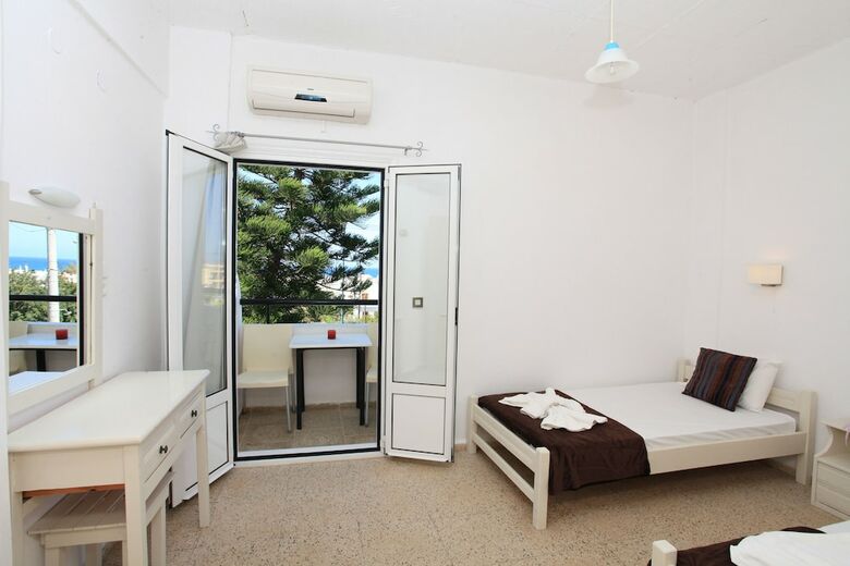 Aparthotel Iraklis Studios & Apartments