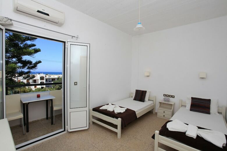 Aparthotel Iraklis Studios & Apartments