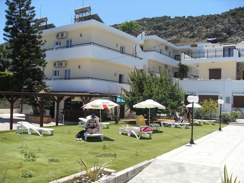 Aparthotel Iraklis Studios & Apartments