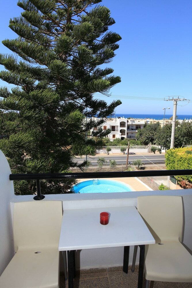 Aparthotel Iraklis Studios & Apartments