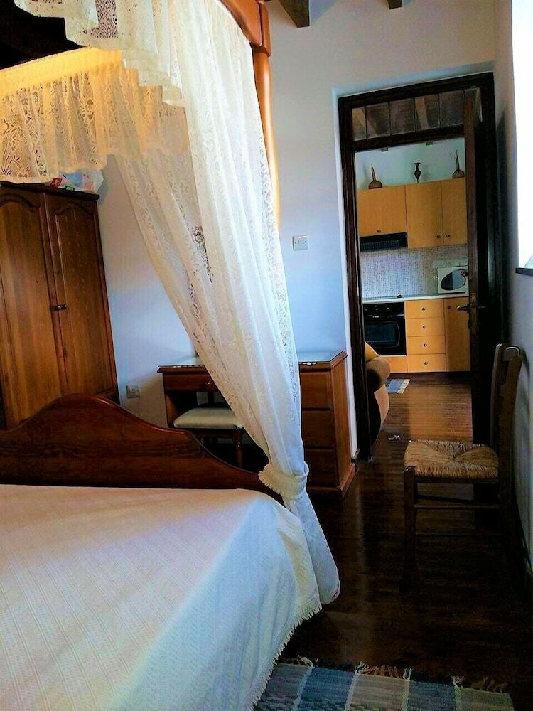 Romios Holiday Apartments
