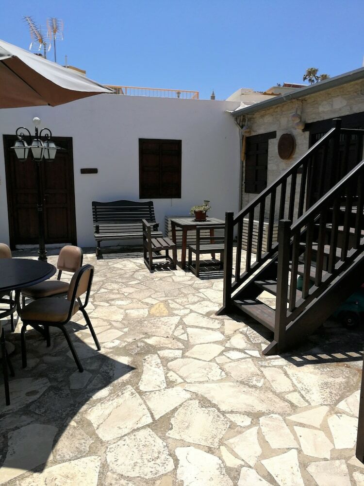 Romios Holiday Apartments