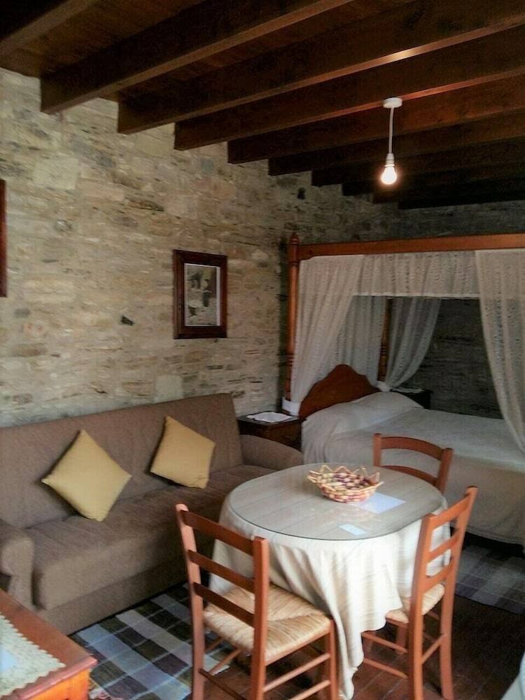 Romios Holiday Apartments