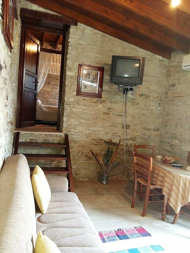 Romios Holiday Apartments