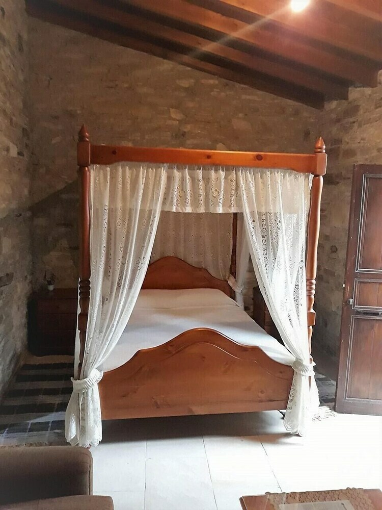 Romios Holiday Apartments