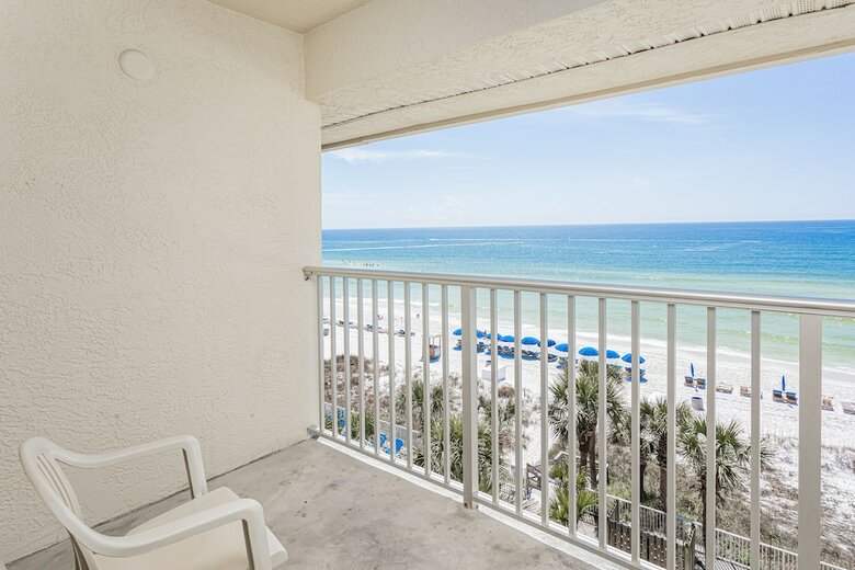 Hotel Bikini Beach Resort