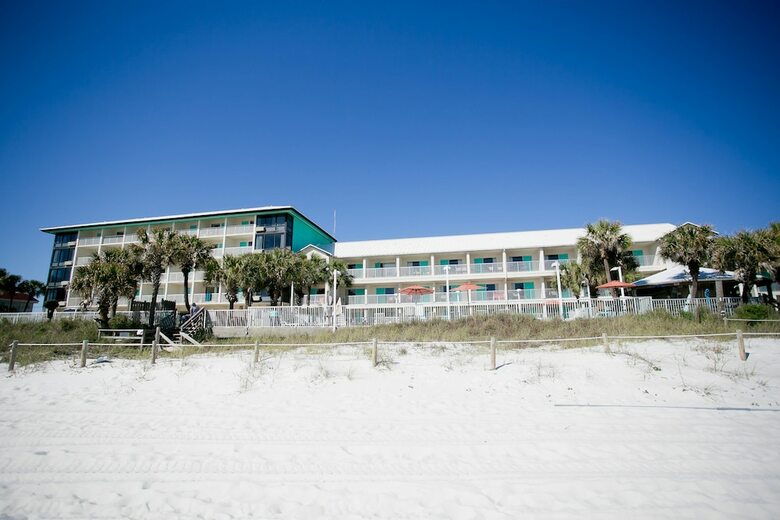 Hotel Bikini Beach Resort