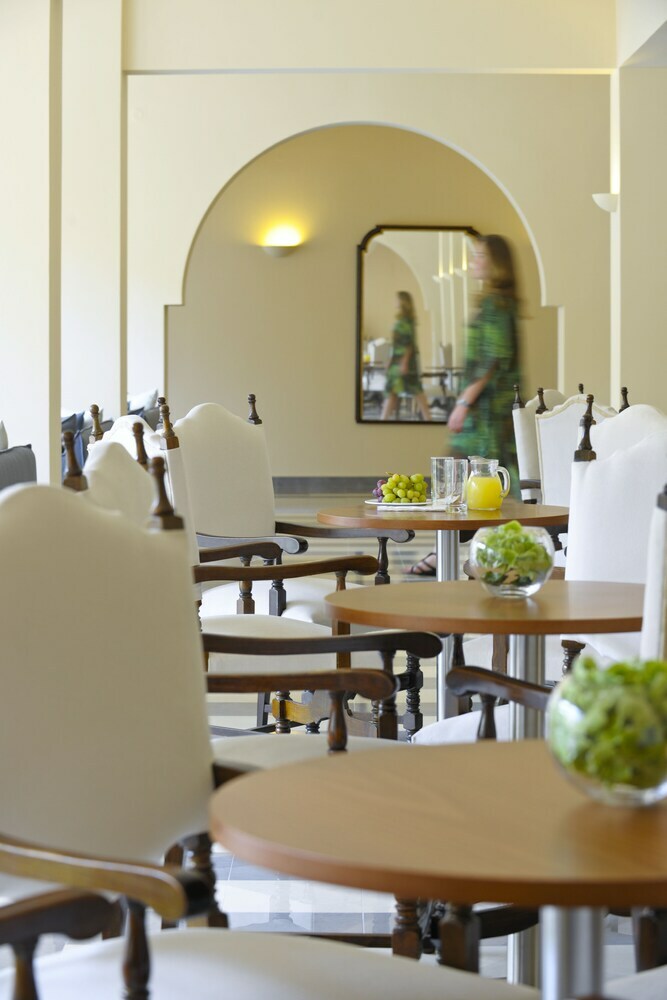 Hotel Louis Grand Glyfada