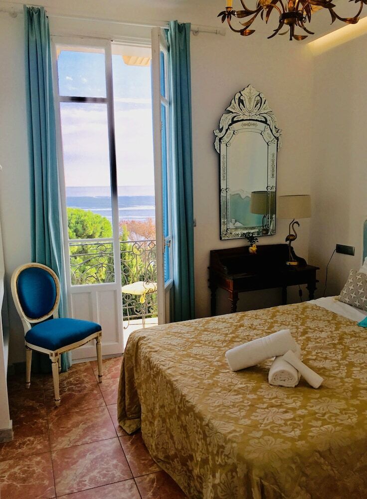Hotel Normandy