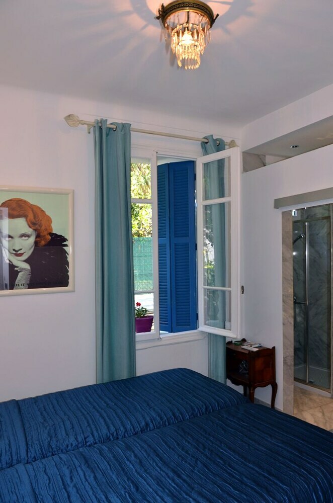 Hotel Normandy