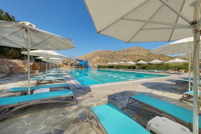 Dolphin Bay Hotel