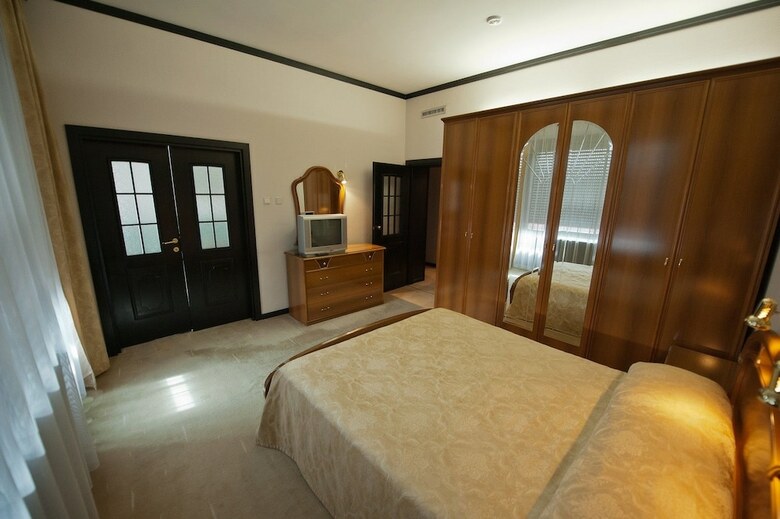 Jolly Alon Hotel