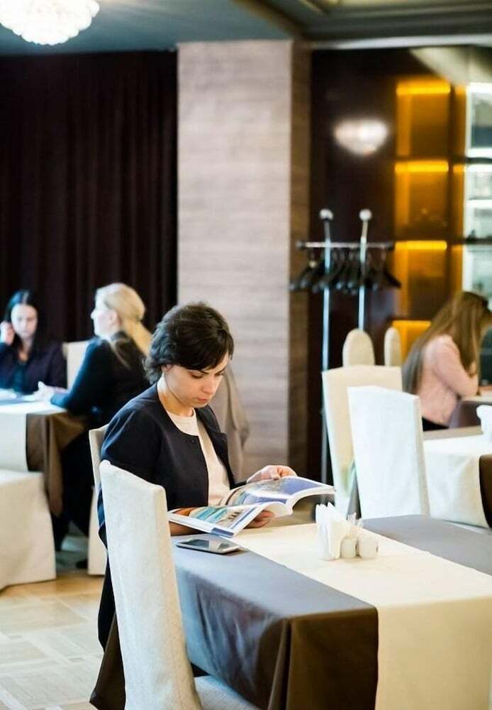 Jolly Alon Hotel