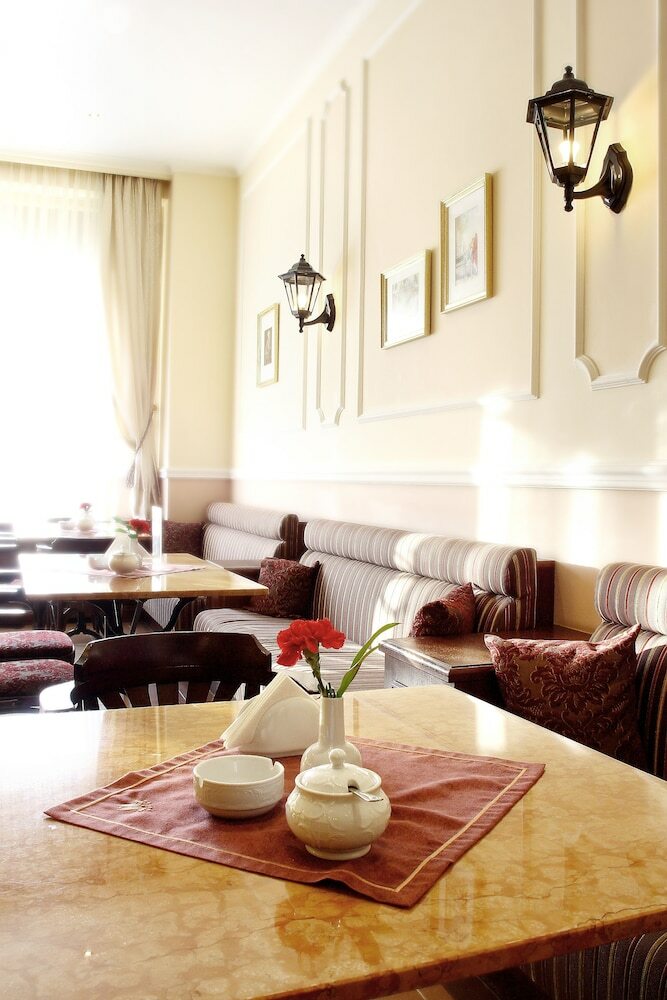 Atrium Palace Hotel