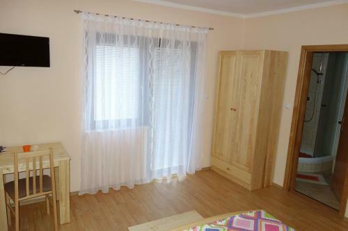 Apartment Ante