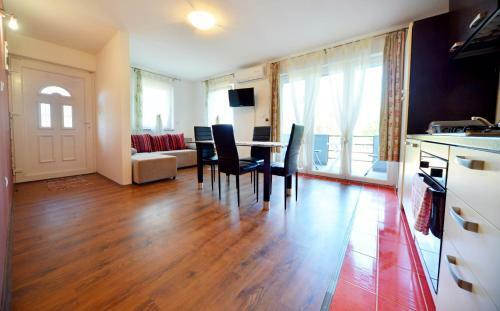Hostal Guest House Rudine