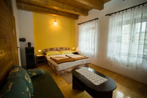 Hostal Rooms Roza