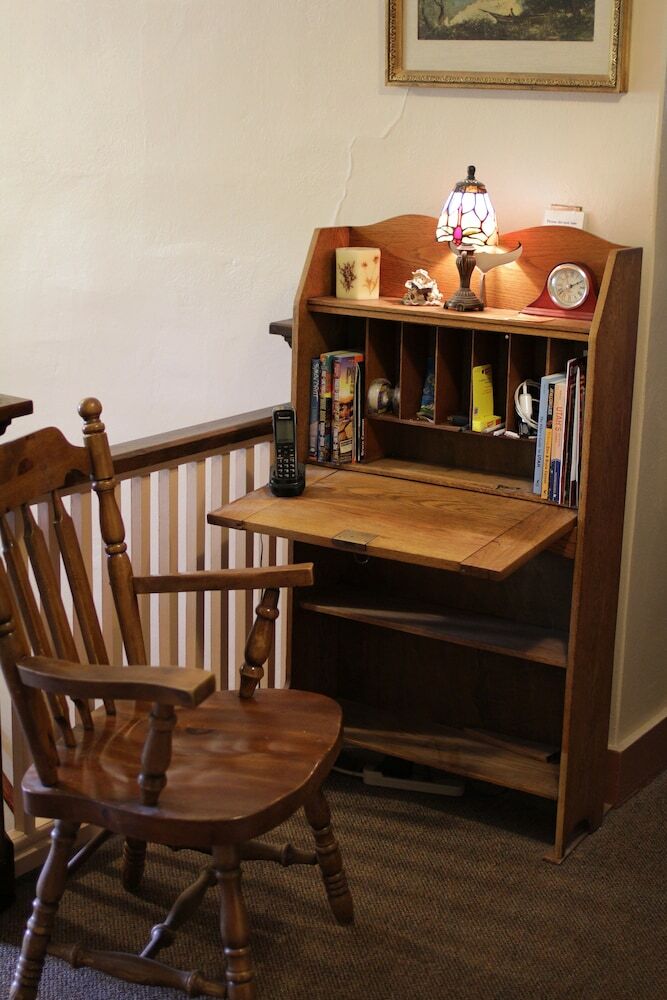 Historic Smith Hotel Bed And Breakfast