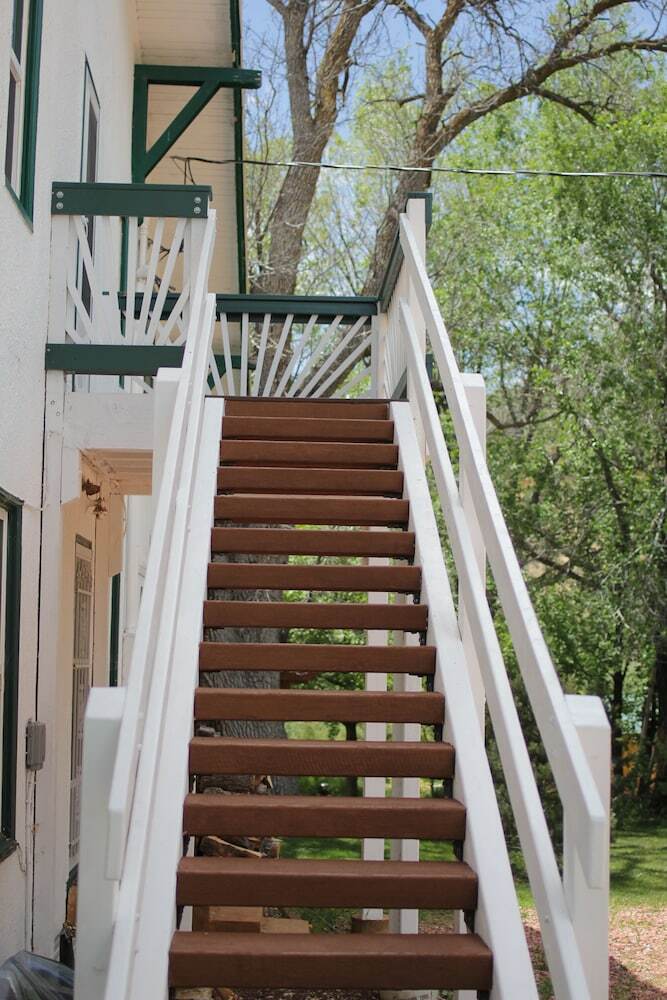 Historic Smith Hotel Bed And Breakfast