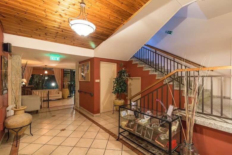 Aparthotel Hill View Restaurant & Apartments