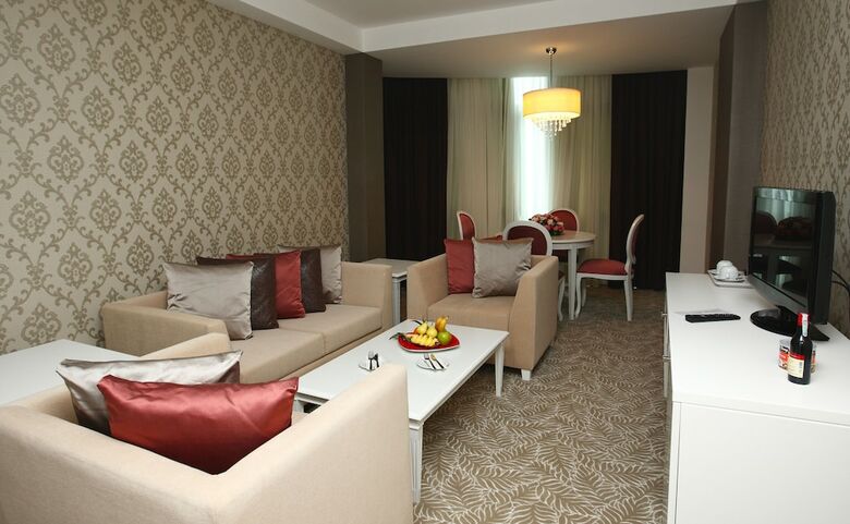 Triumph City Hotel & Residences
