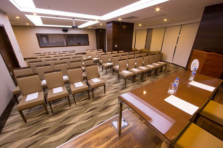 Triumph City Hotel & Residences