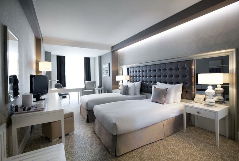 Triumph City Hotel & Residences