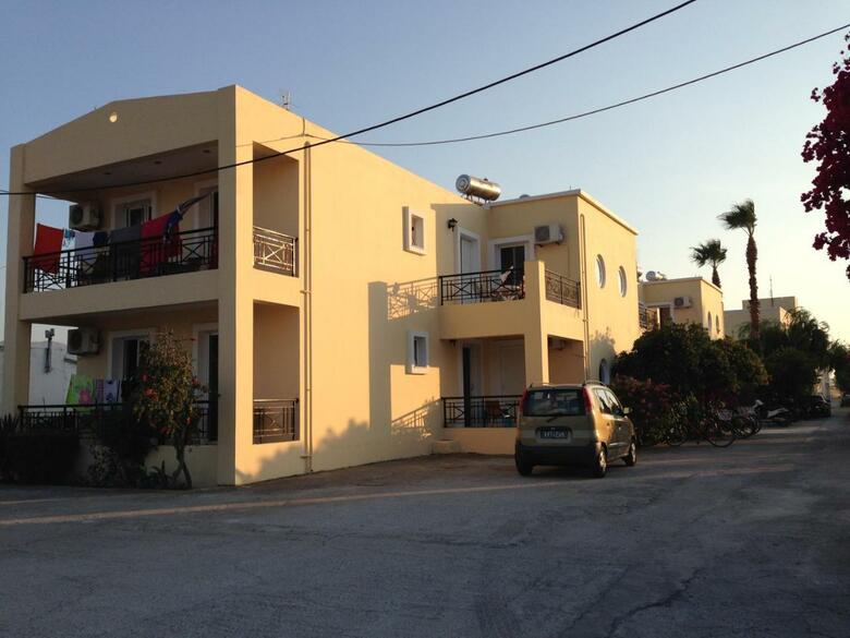 Aparthotel Manine Apartments