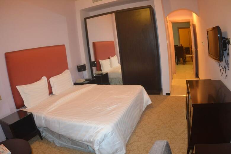 Hotel Awaliv Suites