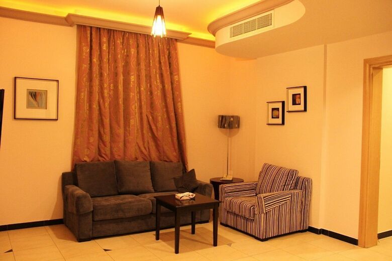 Hotel Awaliv Suites