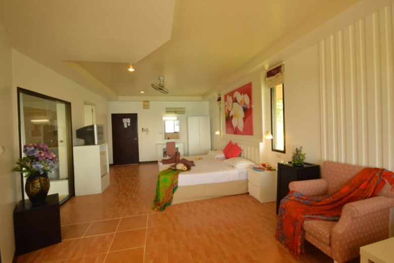 Apartamento Koh Ngai Cliff Beach Resort