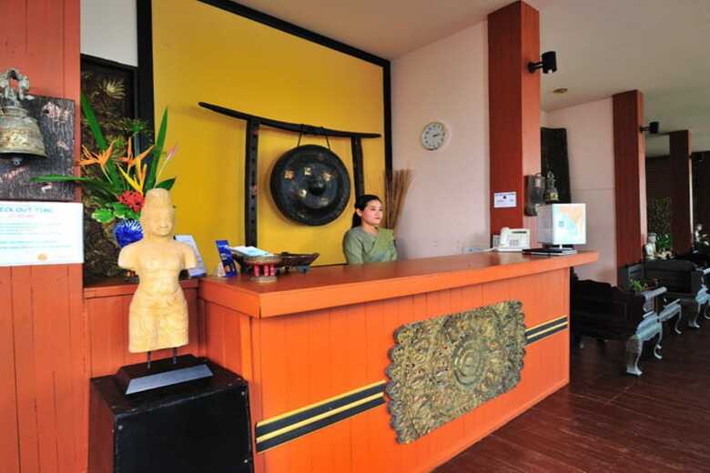 Apartamento Koh Ngai Cliff Beach Resort