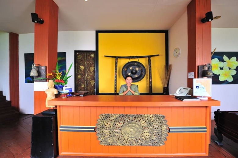 Apartamento Koh Ngai Cliff Beach Resort