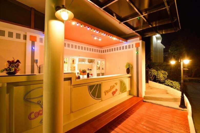 Apartamento Koh Ngai Cliff Beach Resort
