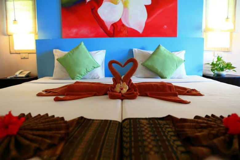 Apartamento Koh Ngai Cliff Beach Resort