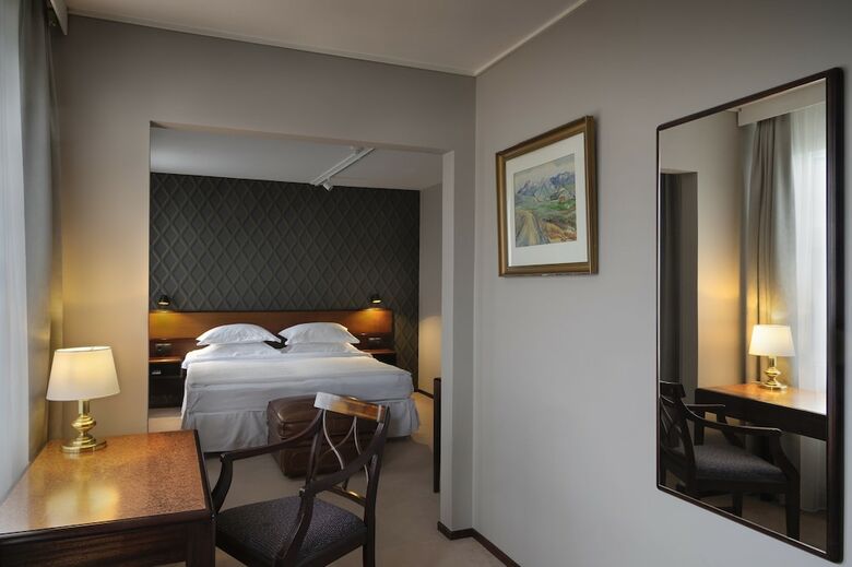 Hotel Holt - Art Museum